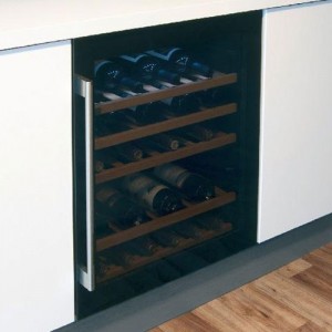 KitchenLine Vinkyl. 60 cm bred. 1 zon. 6 hyllor.  (CAVA60sis - Svart) - Fri frakt